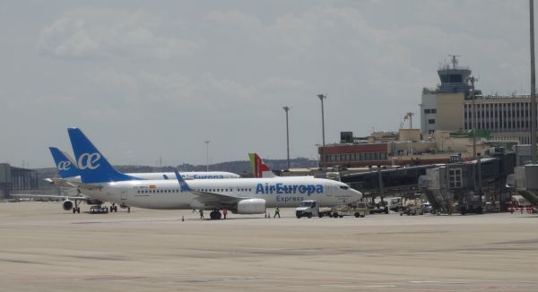 es-aireuropaexpress-ec_mpg-barajas-120623-full.jpg