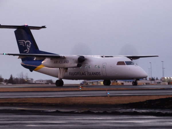 is-airiceland-dash8_100-reykjavik-120118-full.jpg