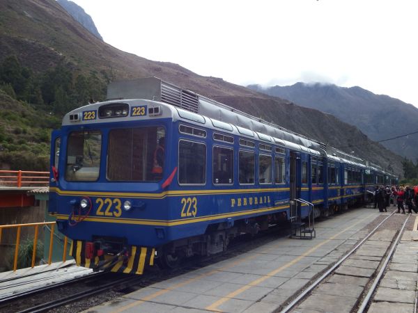 pe-perurail-223-cusco-oct2018-adriangray-full.jpg