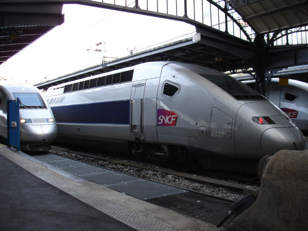 fr-sncf-tgv4407-garedlest-270108-full.jpg