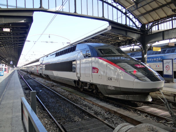 fr-sncf-tgv536-parisgaredelest-050314-pic2-full.jpg