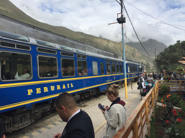 pe-perurail-coaches-ollantaytambo-290318-pekkaihalainen-pic2-full.jpg