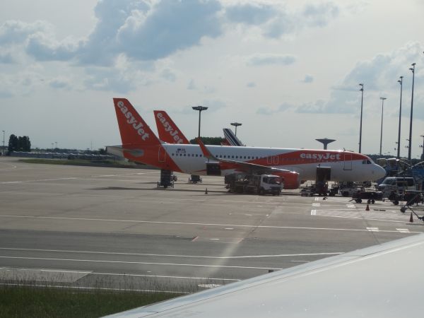 fr-easyjet-oeijv-cdg-030618-full.jpg