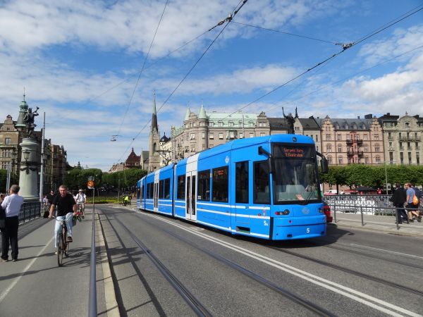 se-sl-tram5-djurgaardsbron-110812-pic2-full.jpg