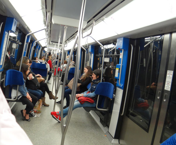 ch-lausannemetro-m2train-vennes-040516-pic2-full.jpg